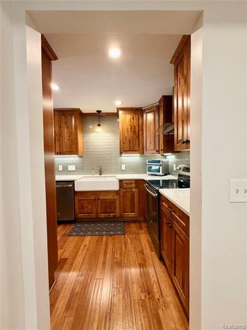 48148 Colony Farm Circle Circle, Plymouth, MI 48170