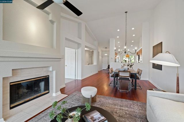 467 Beacon Ridge Ln, Walnut Creek, CA 94597
