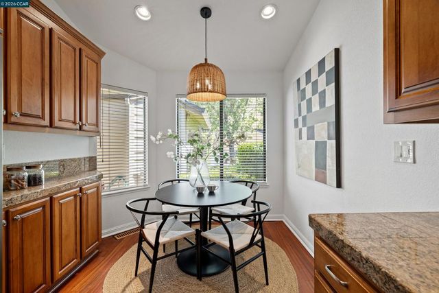 467 Beacon Ridge Ln, Walnut Creek, CA 94597
