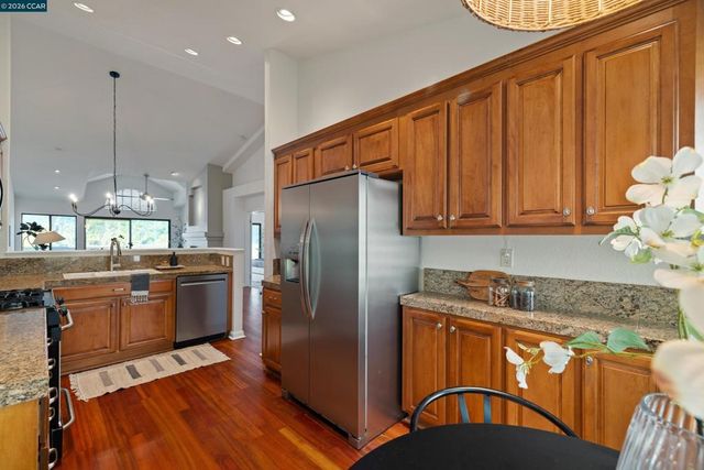 467 Beacon Ridge Ln, Walnut Creek, CA 94597