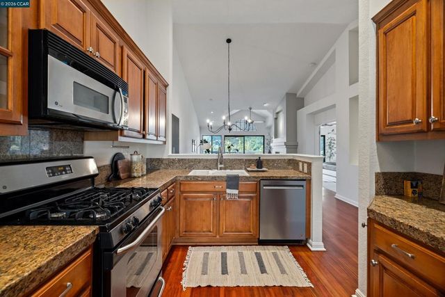 467 Beacon Ridge Ln, Walnut Creek, CA 94597