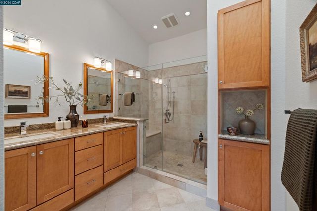 467 Beacon Ridge Ln, Walnut Creek, CA 94597
