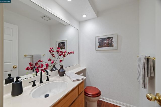 467 Beacon Ridge Ln, Walnut Creek, CA 94597