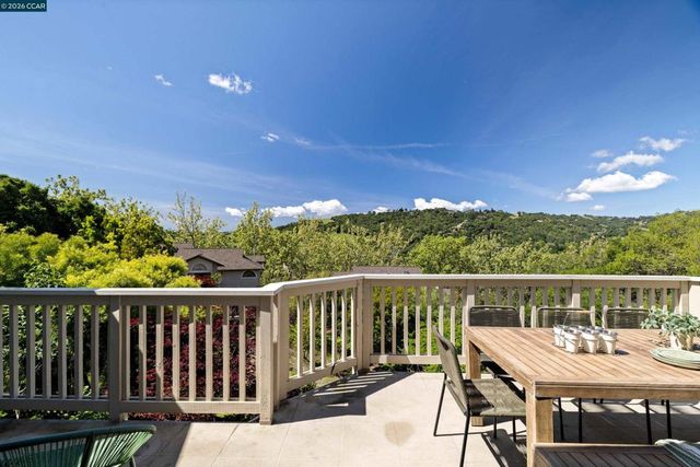467 Beacon Ridge Ln, Walnut Creek, CA 94597
