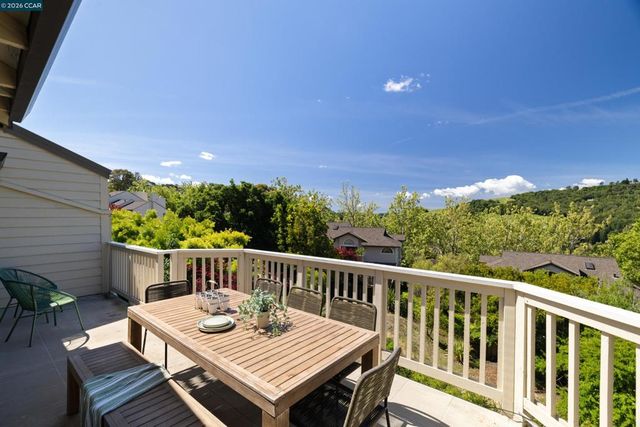 467 Beacon Ridge Ln, Walnut Creek, CA 94597