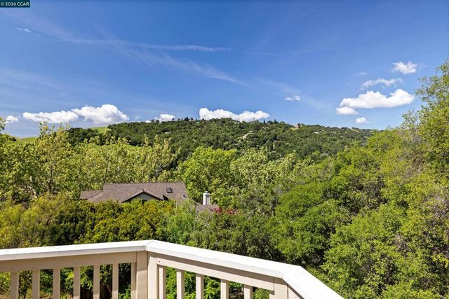467 Beacon Ridge Ln, Walnut Creek, CA 94597