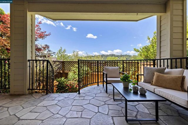 467 Beacon Ridge Ln, Walnut Creek, CA 94597