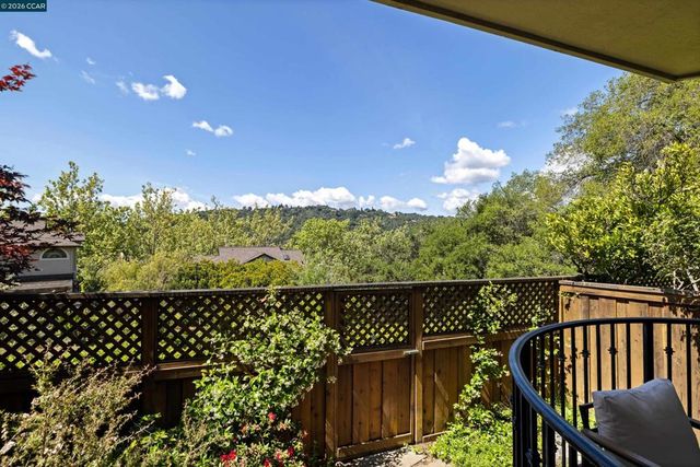 467 Beacon Ridge Ln, Walnut Creek, CA 94597