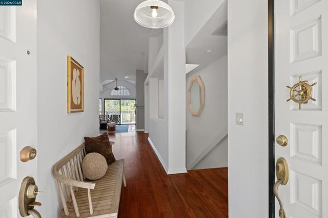 467 Beacon Ridge Ln, Walnut Creek, CA 94597