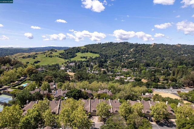 467 Beacon Ridge Ln, Walnut Creek, CA 94597