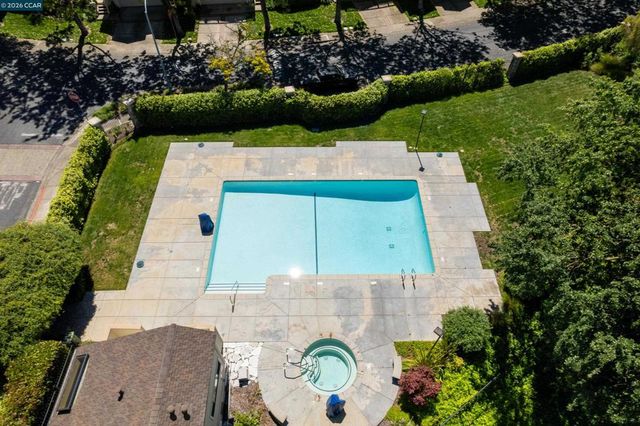 467 Beacon Ridge Ln, Walnut Creek, CA 94597
