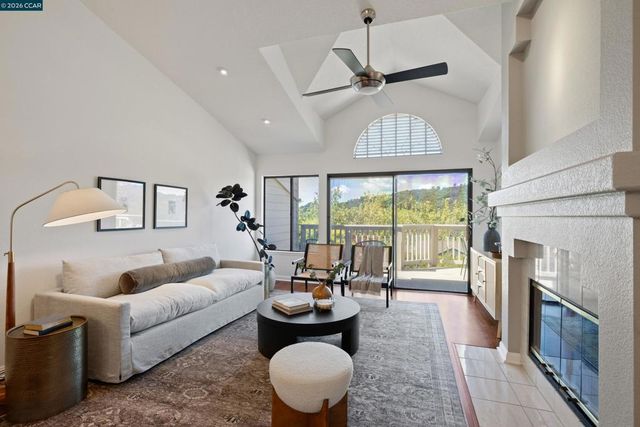 467 Beacon Ridge Ln, Walnut Creek, CA 94597