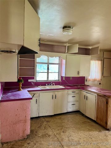 1636 E 4th Street, Okmulgee, OK 74447