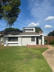 521 Harvest Hill Street, Lewisville, TX 75067