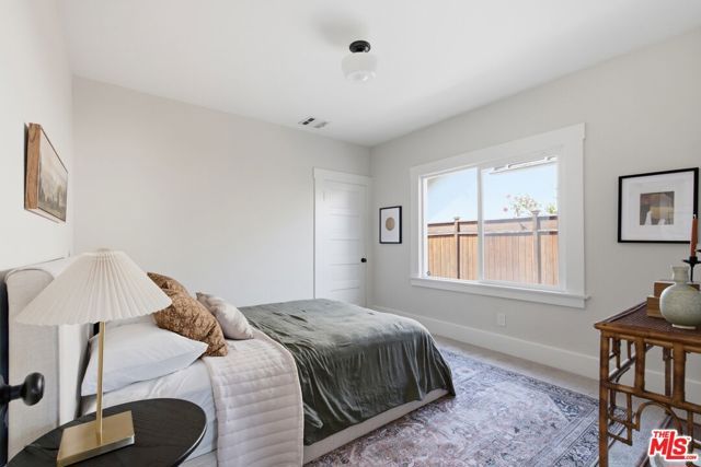 2640 S Hobart Boulevard, Los Angeles, CA 90018