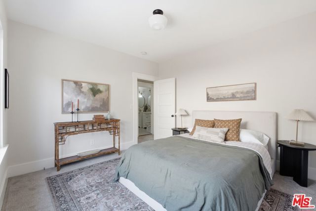 2640 S Hobart Boulevard, Los Angeles, CA 90018
