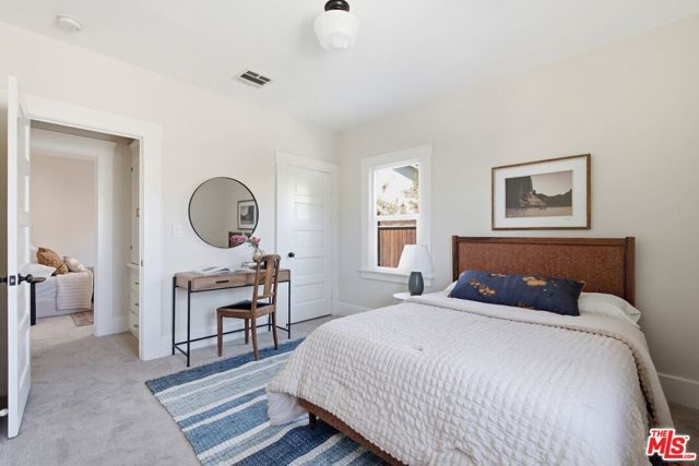 2640 S Hobart Boulevard, Los Angeles, CA 90018