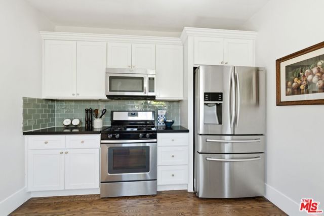 2640 S Hobart Boulevard, Los Angeles, CA 90018