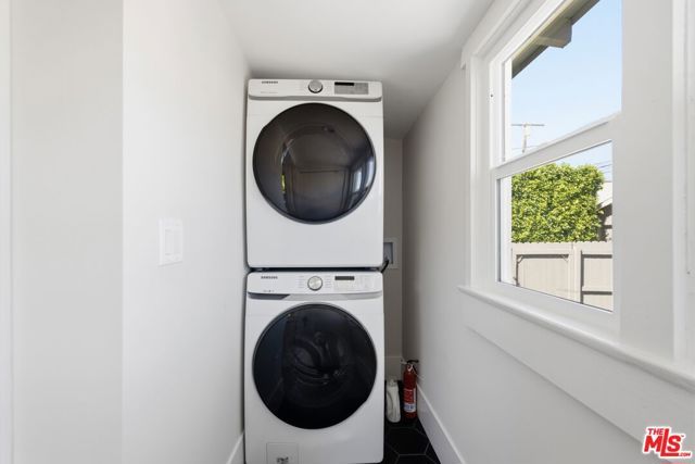 2640 S Hobart Boulevard, Los Angeles, CA 90018