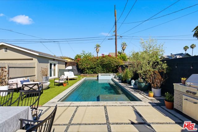 2640 S Hobart Boulevard, Los Angeles, CA 90018