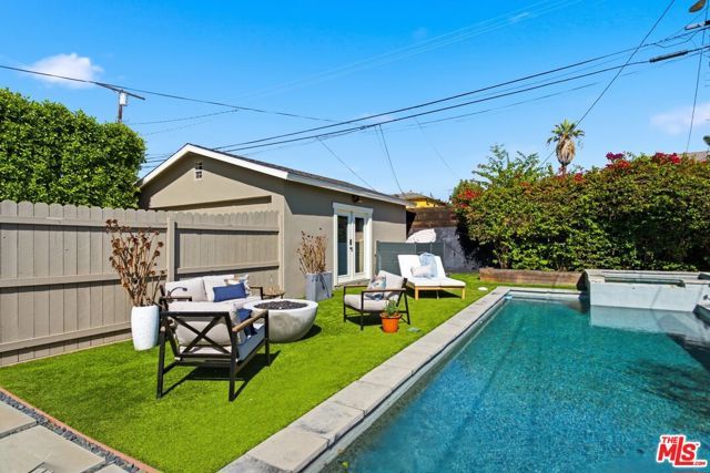 2640 S Hobart Boulevard, Los Angeles, CA 90018