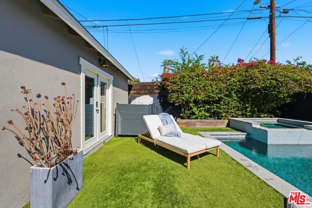 2640 S Hobart Boulevard, Los Angeles, CA 90018