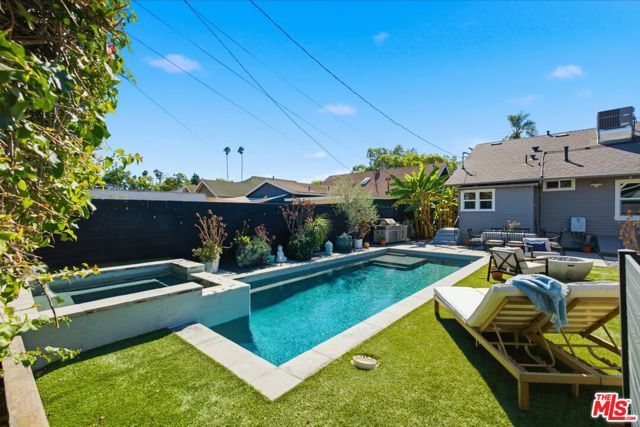2640 S Hobart Boulevard, Los Angeles, CA 90018