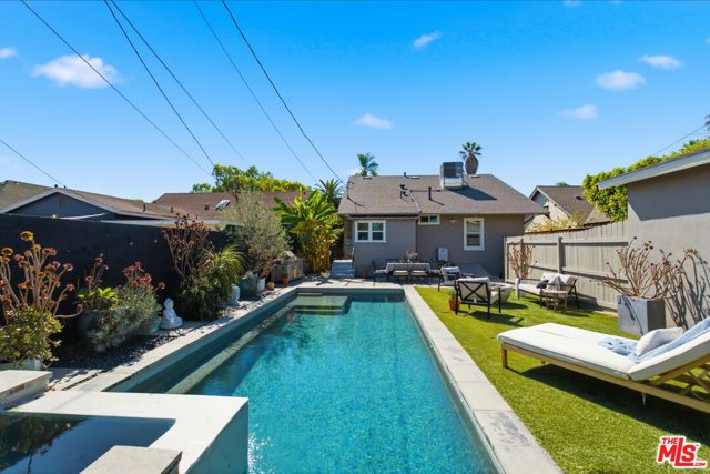 2640 S Hobart Boulevard, Los Angeles, CA 90018