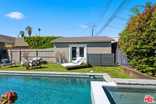 2640 S Hobart Boulevard, Los Angeles, CA 90018