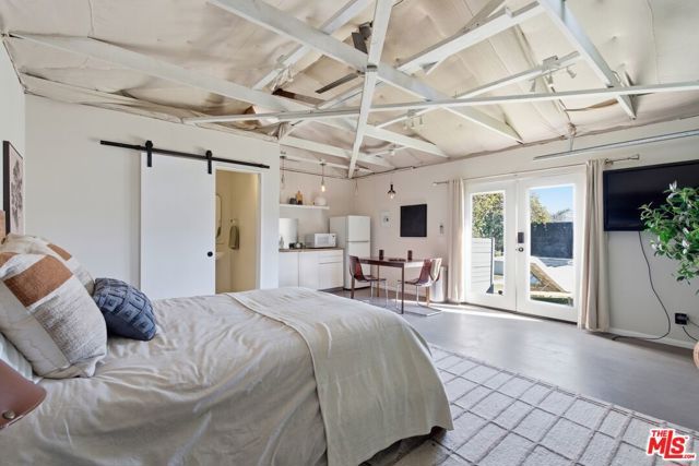 2640 S Hobart Boulevard, Los Angeles, CA 90018