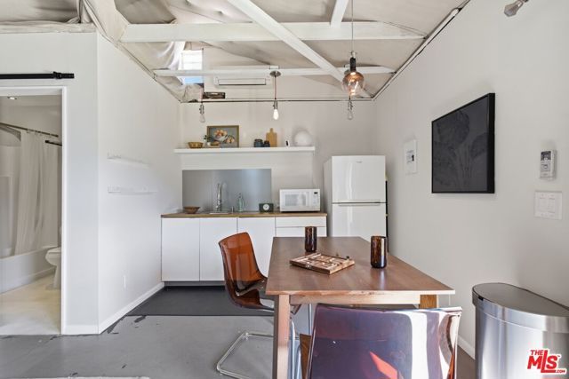 2640 S Hobart Boulevard, Los Angeles, CA 90018