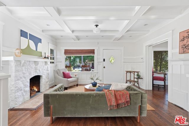 2640 S Hobart Boulevard, Los Angeles, CA 90018
