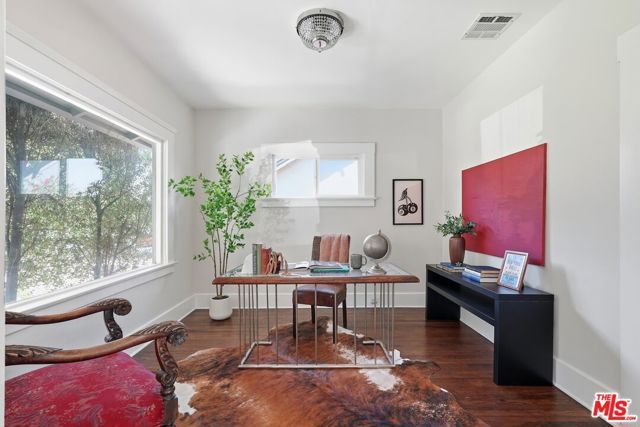 2640 S Hobart Boulevard, Los Angeles, CA 90018