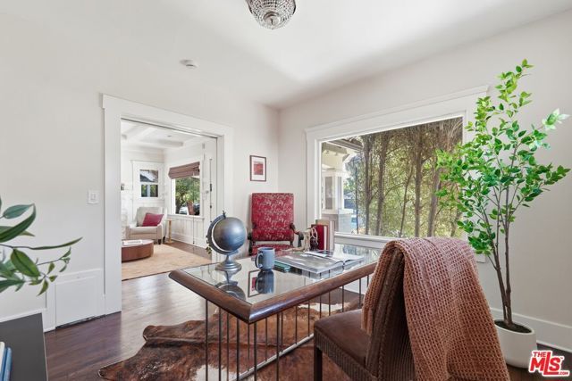 2640 S Hobart Boulevard, Los Angeles, CA 90018