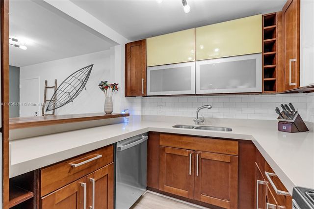 5845 Collins Ave 201, Miami Beach, FL 33140