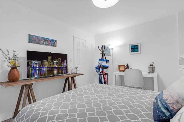5845 Collins Ave 201, Miami Beach, FL 33140