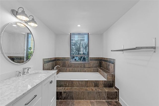 5845 Collins Ave 201, Miami Beach, FL 33140