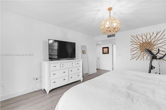 5845 Collins Ave 201, Miami Beach, FL 33140