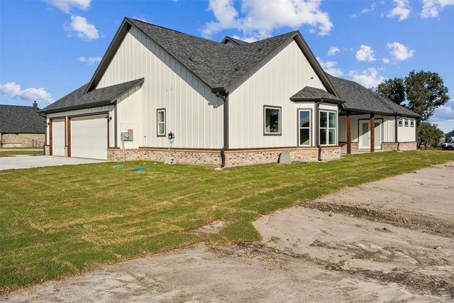 615 Gatlin Pass, Azle, TX 76020