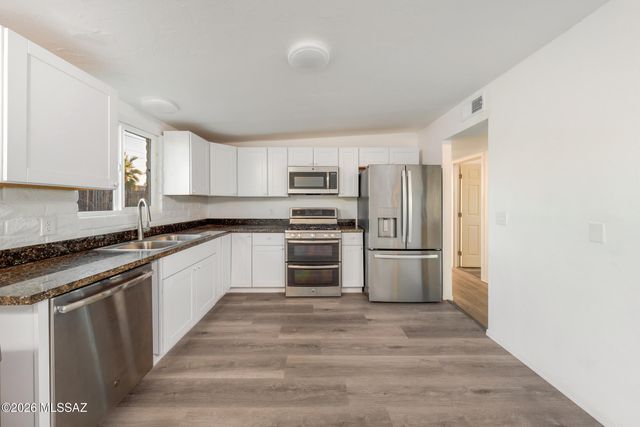 8032 E Victoria Drive, Tucson, AZ 85730