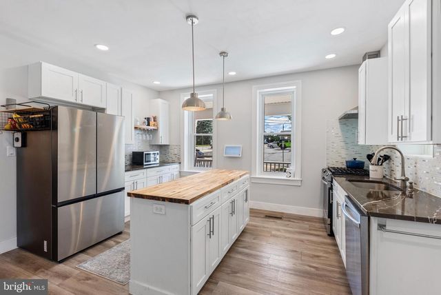 200 W HIGH ST, Red Lion, PA 17356