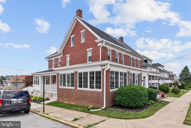 200 W HIGH ST, Red Lion, PA 17356