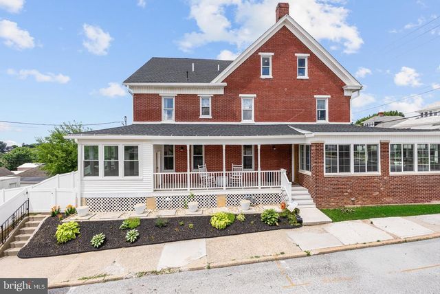 200 W HIGH ST, Red Lion, PA 17356