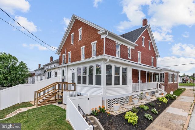 200 W HIGH ST, Red Lion, PA 17356