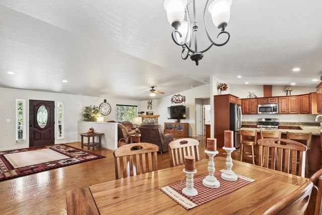 20155 Redwood Dr, Foresthill, CA 95631