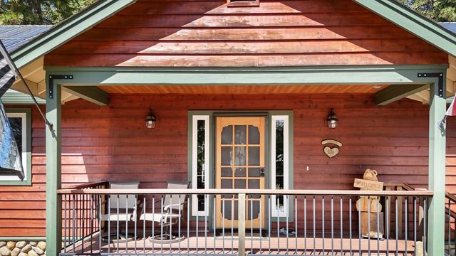 20155 Redwood Dr, Foresthill, CA 95631