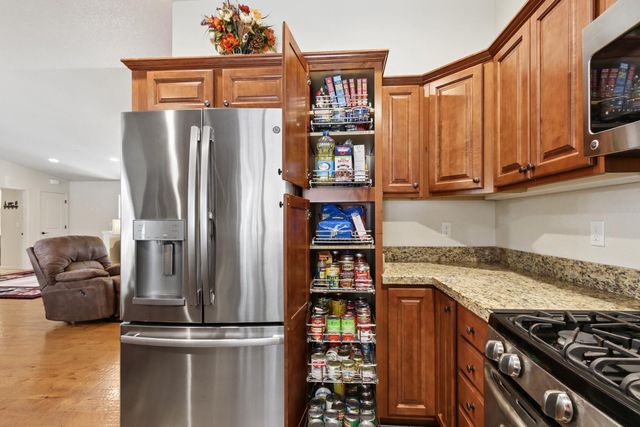 20155 Redwood Dr, Foresthill, CA 95631