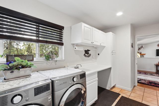 20155 Redwood Dr, Foresthill, CA 95631