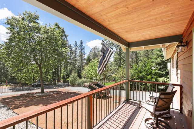 20155 Redwood Dr, Foresthill, CA 95631