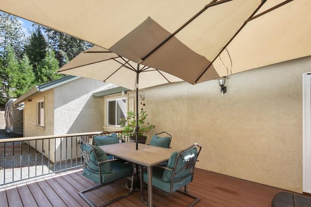 20155 Redwood Dr, Foresthill, CA 95631